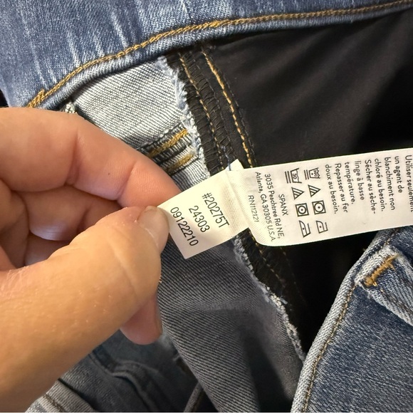 SPANX Skinny Pull On Jeans Light Wash Size L Tall 12/14 Style 20275T - Picture 4 of 10